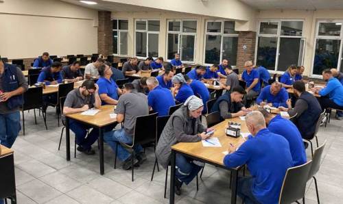 TİS sürecinde Eskişehir'deki işçilere önemli bilgilendirme ve anket çalışması