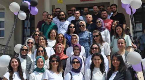 TOKİ Ümit Yaşar Oğuzcan Ortaokulu’nda karne sevinci