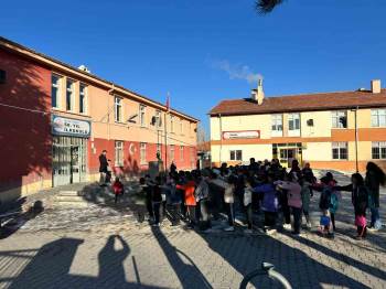 Tomarza’da öğrenciler 2. dönem için ders başına geçti