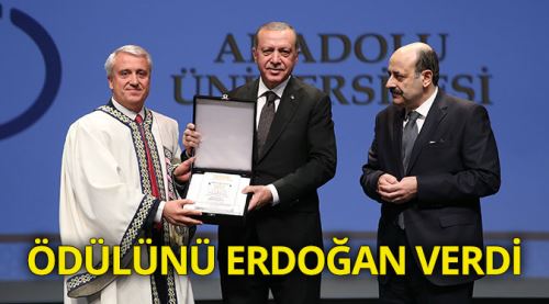Topluma Hizmet Ödülü Anadolu Üniversitesi’ne