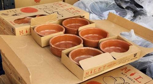 Toprak güveçler zamana direniyor