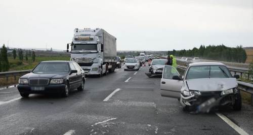 Trabzon'dan Eskişehir'e gelen konvoy kaza yaptı: 4 yaralı!