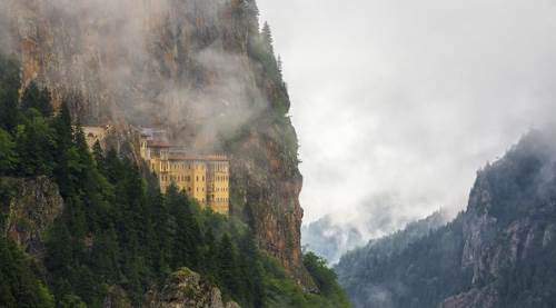 Trabzon Nasıl Bir Şehirdir, Pahalı Mıdır? Trabzon'un Neleri Meşhur ve En Güzel İlçeleri Nerelerdir?