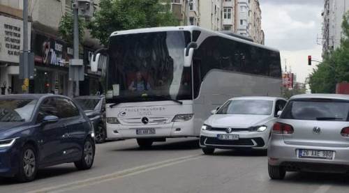 Trafiği sıkıştıran büyük araçlar!