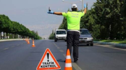 Trafik denetimlerinde ekipler göz açtırmadı
