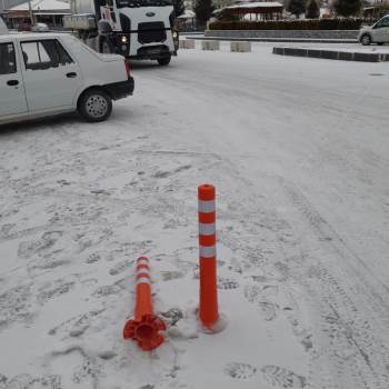 Trafik Dubalarını Kıranlara Belediye Tepki Gösterdi

