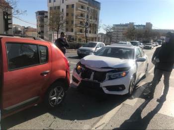 Trafik Işıklarında Görünmez Kaza
