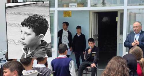 Trafik kazasında ölen çocuk okulunda dualarla anıldı