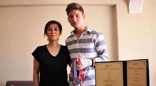 Trafik kazasından esinlendi dünya üçüncüsü oldu
