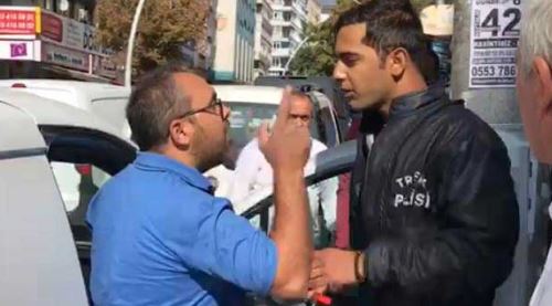 Trafik polisi ile sürücü arasında “ceza” kavgası 