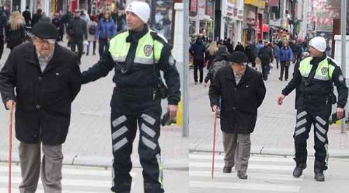 Trafik polisinden örnek davranış