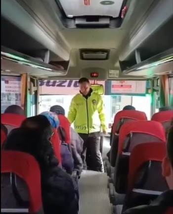 Trafik Polislerinden Bilgilendirme Çalışması
