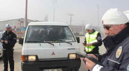 Trafik polislerinden sıkı denetim