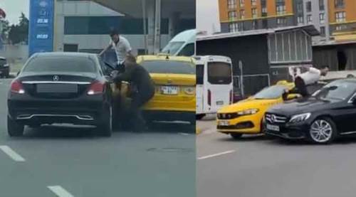 Trafikte korkunç anlar: Şoförü ezmek için...