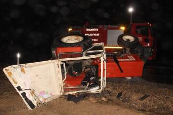 Traktörle Otomobil Çarpıştı 4’Ü Aynı Aileden 5 Kişi Yaralandı
