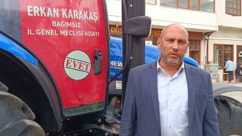 Traktörünü Seçim Arabası Yaptı
