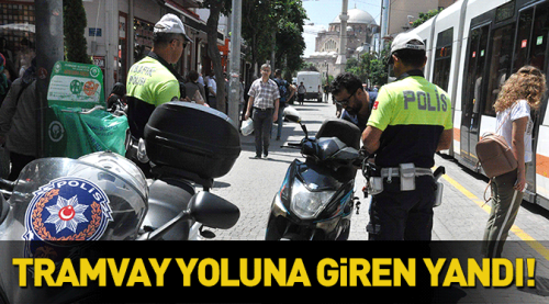 Tramvay yoluna giren yandı!