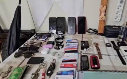 Tramvayda unutulanlar görenleri hayrete düşürdü!