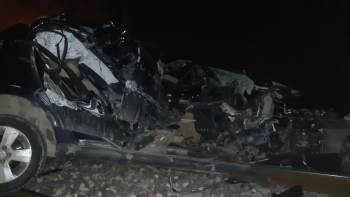 Trenin Çarptığı Otomobilin Sürücüsü Canını Araçtan Son Anda Atlayarak Kurtardı
