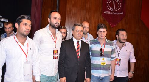 Tribün liderleri tebrik etti