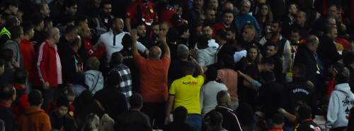 Tribünde kavga çıktı