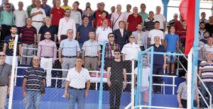 Tribünde tanıdık simalar