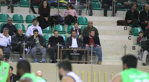 Tribünden takip ettiler