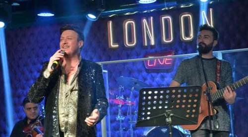 Tunç Başalan sahnenin tozunu attırdı