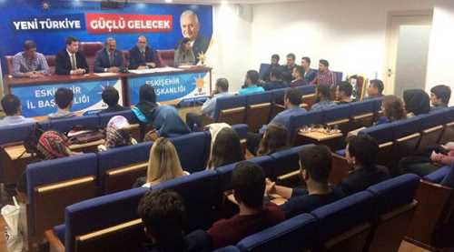 Tunç ve Ünlü gençlerle buluştu