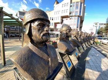 Türk Büyükleri Anıtı’Na Bakım Yapıldı
