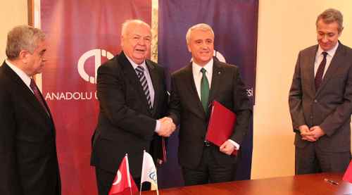 Türk Dünyası Vakfından örnek davranış