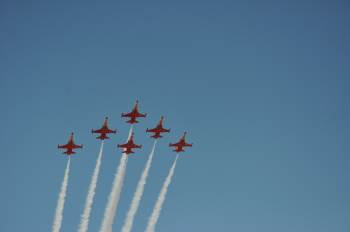 Türk Yıldızları Afyon Semalarında Nefes Kesti
