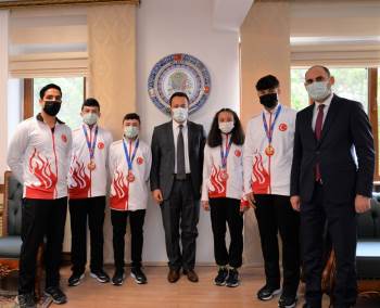 Turkish Open Uluslararası Taekwondo Şampiyonası’Nda Büyük Başarı Elde Ettiler
