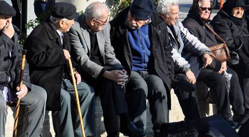 Türkiye’de emeklilerin çoğu geçim sıkıntısıyla mücadele ediyor!