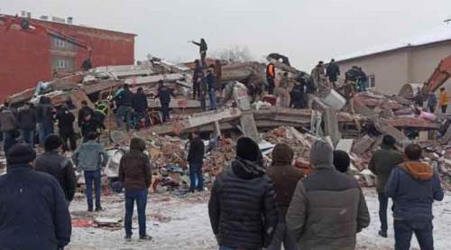 Türkiye deprem ile sarsıldı! Merkez üssü Kahramanmaraş, büyüklüğü 7.4