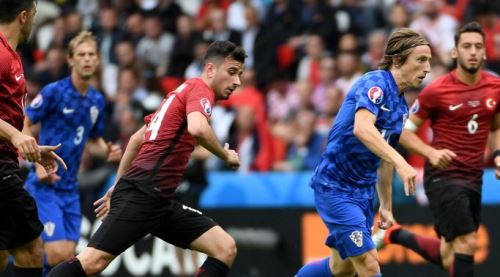 Türkiye-Hırvatistan maçı ertelendi!.