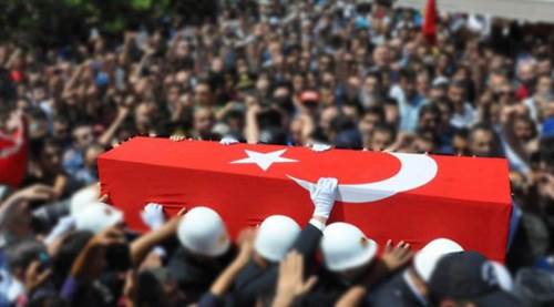 Türkiye-İran sınırında çatışma: 2 şehit, 5 asker yaralı