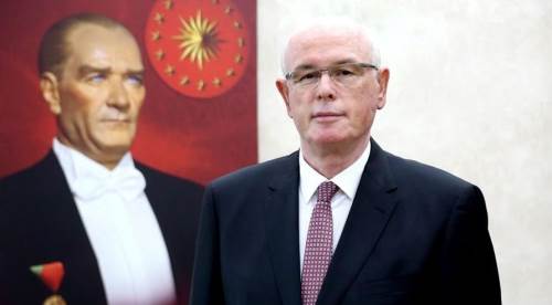 Türkiye’nin en başarılı ilçe belediye başkanı Kazım Kurt seçildi!