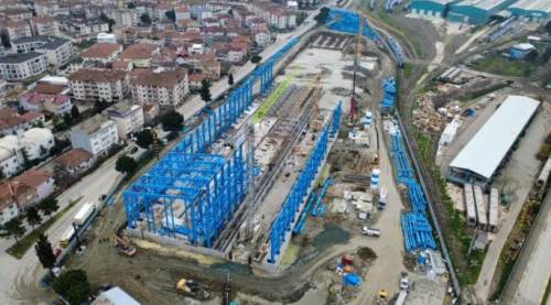 Türkiye’nin ilk yerli hızlı tren fabrikası hızla yükseliyor: Bakan Uraloğlu açıkladı