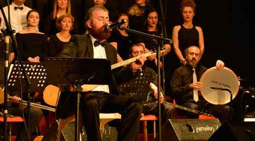 Türküler Başöğretmen için söylendi