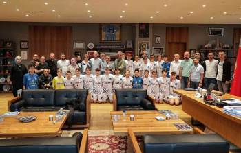 Turnuvaya Belediye Kütahyaspor Damgası
