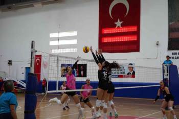 Tvf Kadınlar 2. Lig: Cadence Gölcük İhsaniye Spor: 3 - Bilecik Belediye Spor: 2
