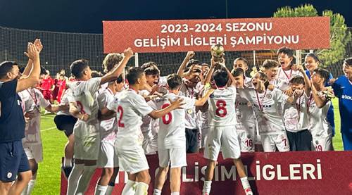 U-14’te şampiyon Altınordu oldu