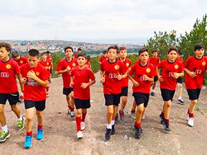 U13ler kros yaptı