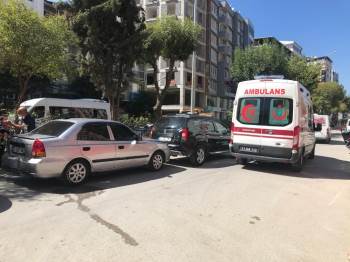 Üç Aracın Karıştığı Zincirlemeli Trafik Kazasında 1’İ Bebek 2 Kişi Yaralandı
