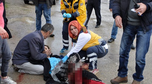 Üç aylık hamile eşini tüfekle vurdu!