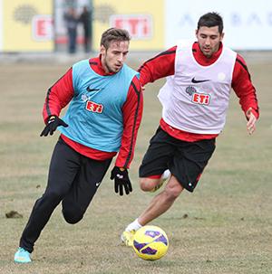 Üç eksikle çalıştı