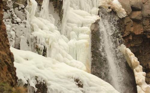 Uçak şelalesi dondu, Şuhut’ta büyüleyici görüntüler ortaya çıktı