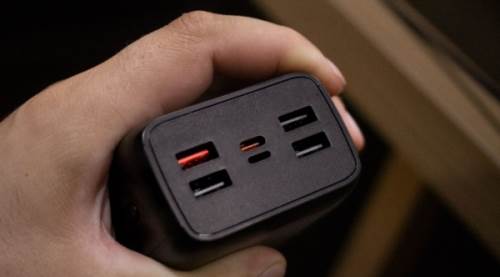 Uçakta Powerbank Kullanmak Yasak mı? Telefon Şarj Etmek Yasak mı? Ankara-İzmir Seferindeki Olay Sonrası Merak Edilenler