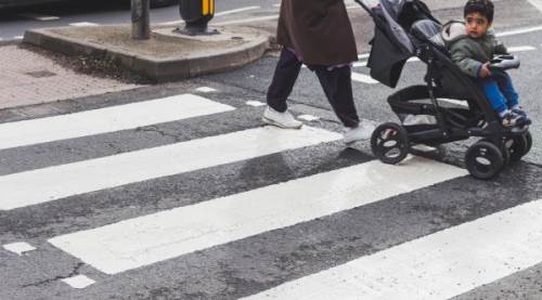 Uçaktan İnerken Bebek Arabası Nereden Alınır? THY ve Pegasus İçin Rehber